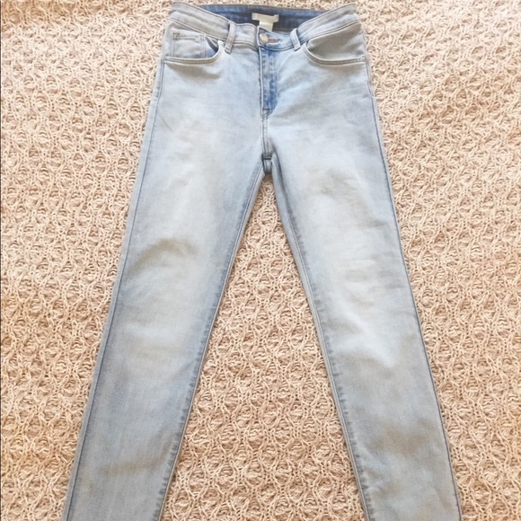 Light Wash Skinny Jeans - Picture 2 of 3